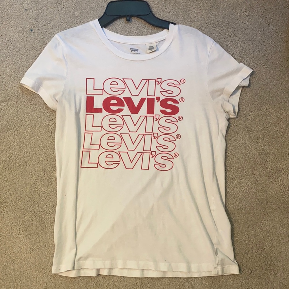 Levi’s t-shirt